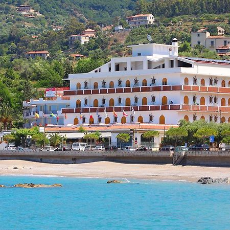 Hotel Ristorante La Tartaruga Capo dʼOrlando Zewnętrze zdjęcie