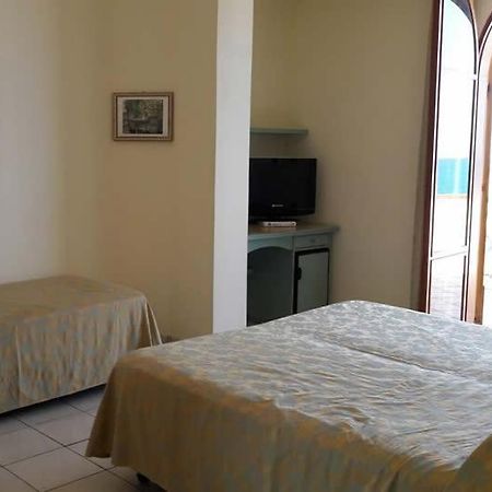 Hotel Ristorante La Tartaruga Capo dʼOrlando Zewnętrze zdjęcie