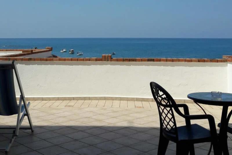 Hotel Ristorante La Tartaruga Capo dʼOrlando Zewnętrze zdjęcie